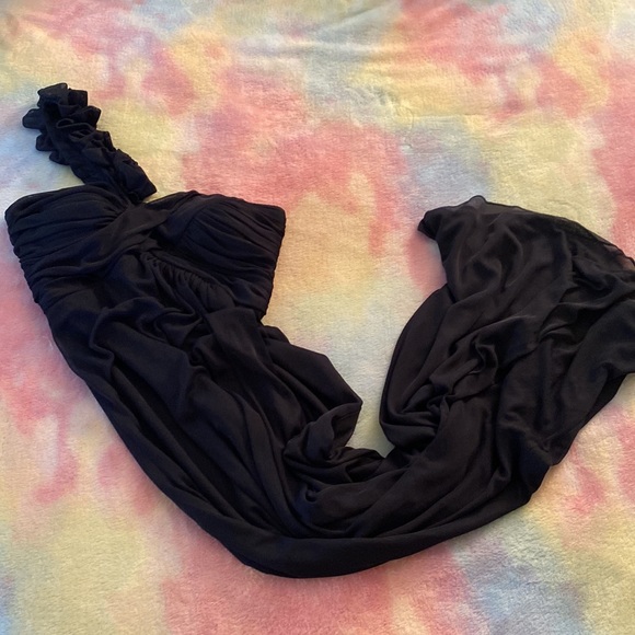 Formal and Elegant Dress Size 10 - Picture 10 of 14